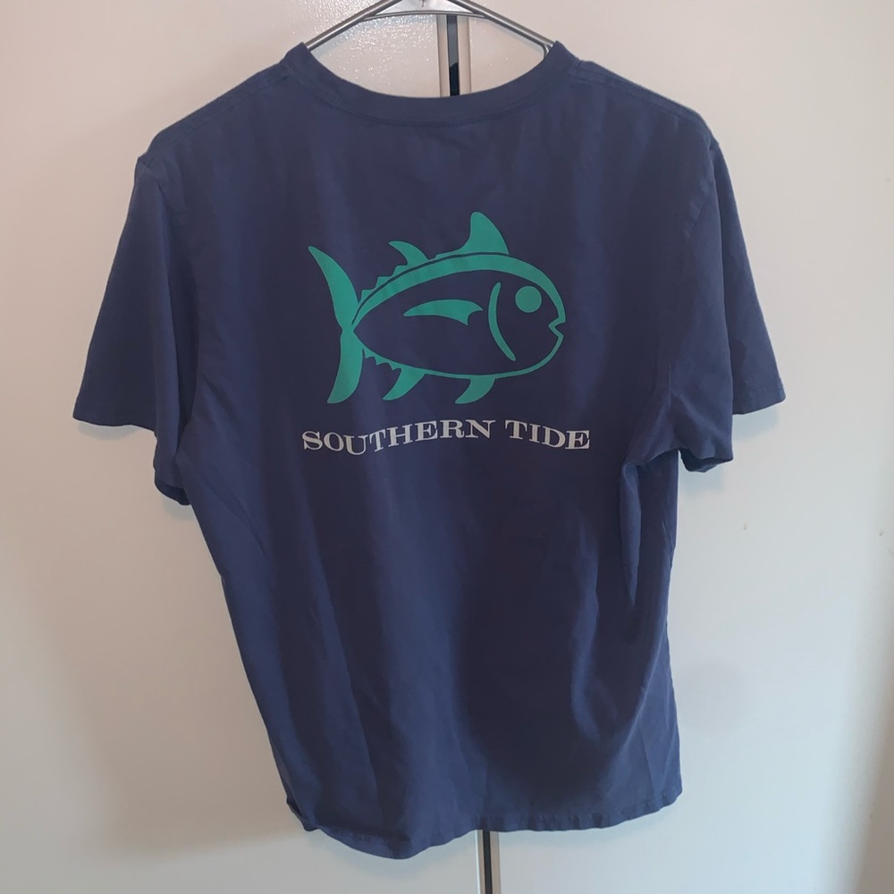 Southern Tide tee